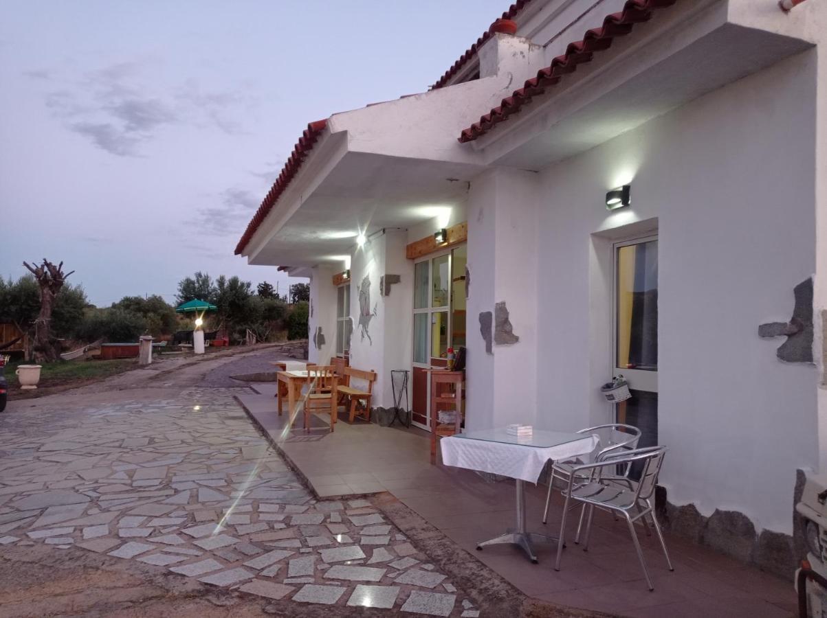 Villa Rosa In Surrau Арцакена Экстерьер фото